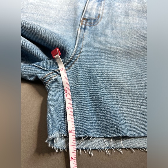 Shorts - Picture 8 of 9